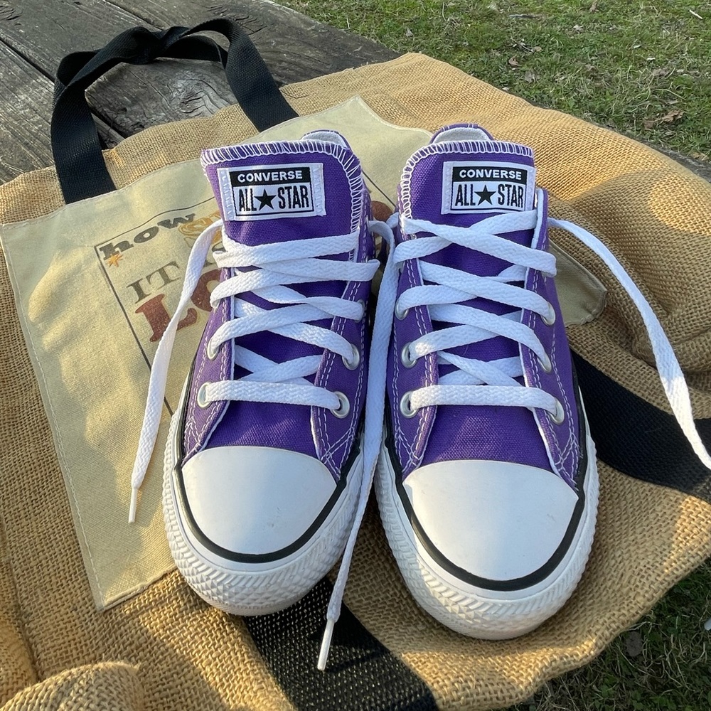 Converse Chuck Taylor All Star Low Top Purple M-4 W-6 Pre-Owned